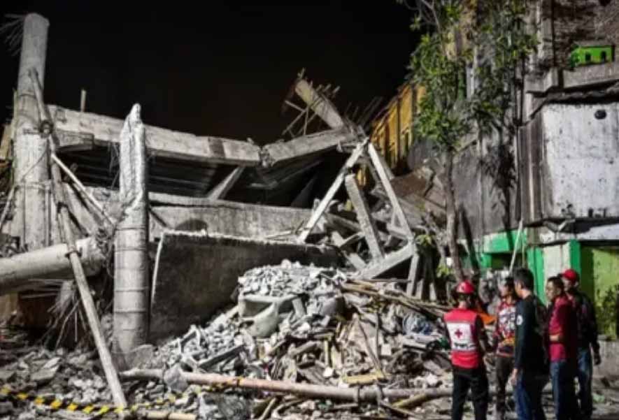 इंडोनेशिया में बड़ा हादसा : इस्लामिक स्कूल की इमारत ढही, नमाज के दौरान कम से कम 65 छात्र मलबे में दबे