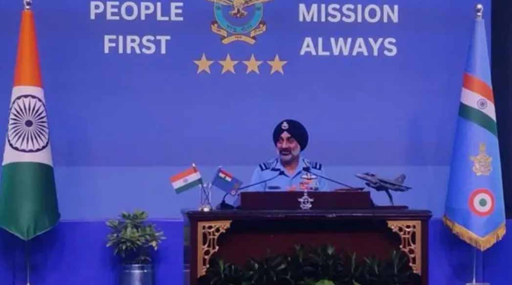 भारत ने ऑपरेशन सिंदूर के दौरान पाकिस्तान के 5 जेट गिराए, वायुसेना प्रमुख ने दिया करारा जवाब