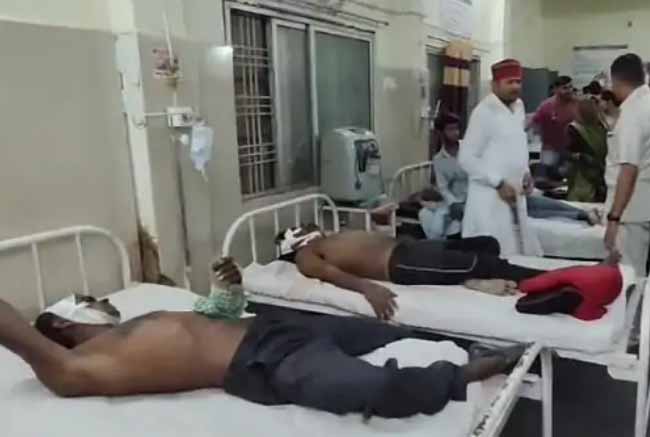 एमपी : बाइक सवारों को टक्कर मारकर दुर्गा विसर्जन जुलूस में तेज रफ्तार बोलेरो घुसी, 15 घायल, कई गंभीर कटनी-पन्ना में भर्ती