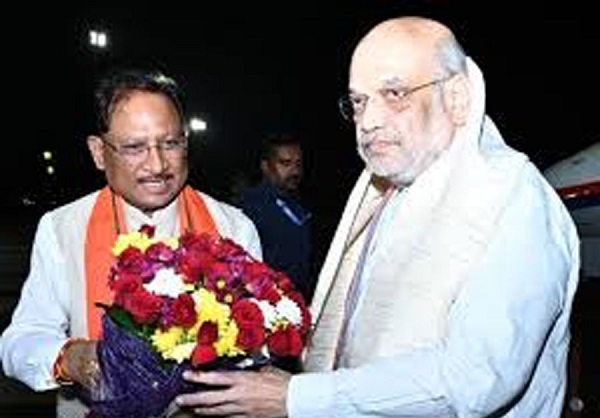 केंद्रीय गृह मंत्री अमित शाह का छत्तीसगढ़ दौरा, मुख्यमंत्री साय ने स्वामी विवेकानंद विमानतल पर किया स्वागत