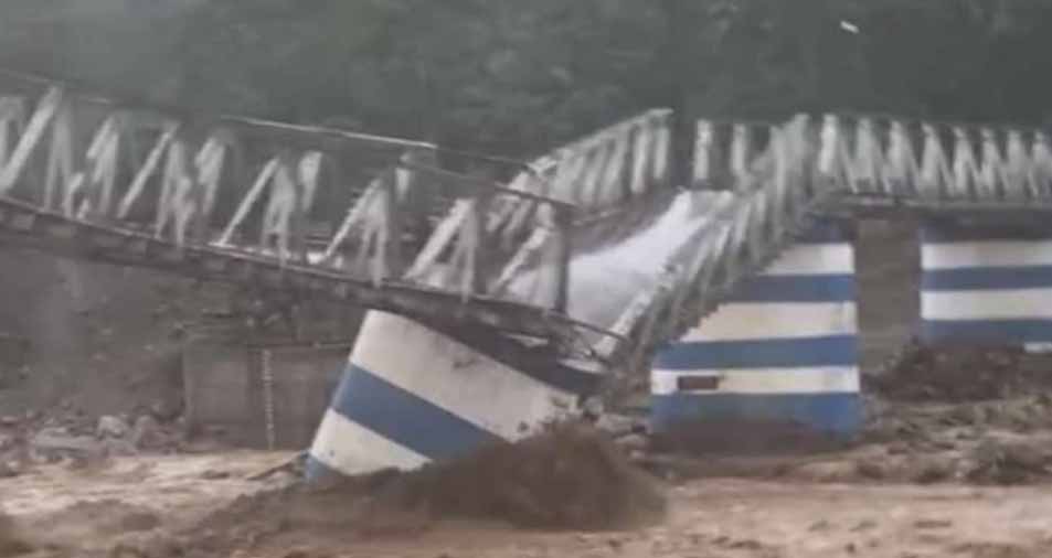 दार्जिलिंग में भारी तबाही, भूस्खलन, पुल ढहने की घटनाओं में 14 की मौत, पीएम मोदी ने दुख जताया