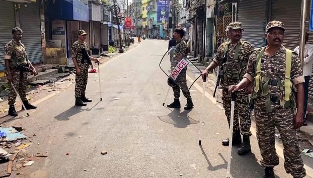 कटक में दुर्गा पूजा हिंसा के बाद तनाव बरकरार, विश्व हिंदू परिषद ने सोमवार को 12 घंटे का बंद बुलाया