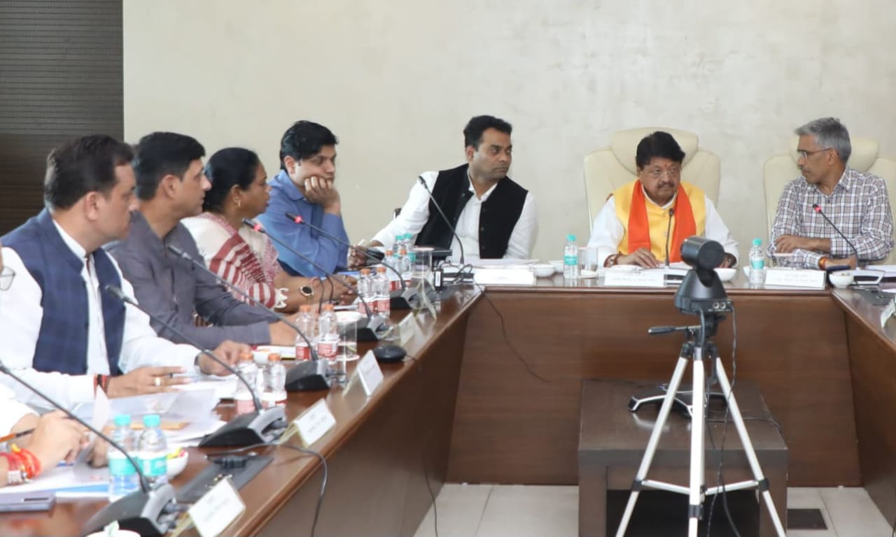 एकता चौक से जीरो डिग्री तक मुख्यमंत्री पथ निर्माण के लिए 25 करोड़ की मांग, अवैध कॉलोनियों पर सख्त कानून की दरकार