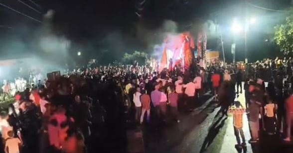 MP : जबलपुर में दुर्गा प्रतिमा विसर्जन जुलूस में हादसा, हाईटेंशन लाइन से  टकराया ट्रक, दो युवकों की मौत, 10 से ज्यादा झुलसे