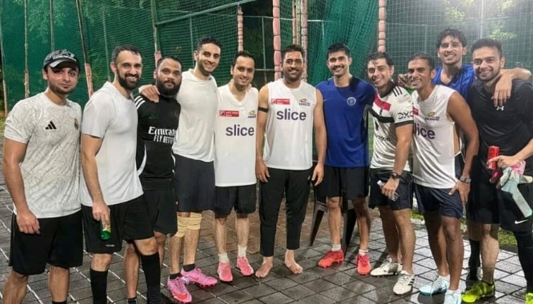 एमएस धोनी मुंबई इंडियंस में शामिल हो सकते! आईपीएल 2026 सोशल मीडिया पर वायरल तस्वीर से मची हलचल