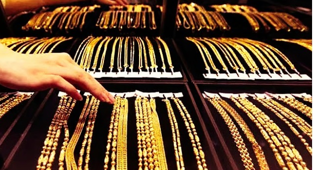 सोने के दाम 10 ग्राम पर 1.24 लाख रुपये पार कर रिकॉर्ड स्तर छूते ही निवेशकों में सुरक्षित निवेश की मांग बढ़ी