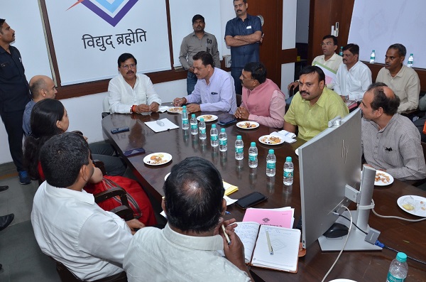 जबलपुर के 20 हजार उपभोक्ताओं को टीसी कनेक्शन से मुक्त कर स्थायी कनेक्शन दिए जाएं महापौर ने ऊर्जा मंत्री को सौंपा प्रस्ताव