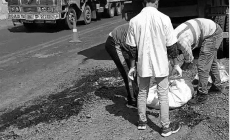 डम्पर की टक्कर से बाइक सवार दम्पति की मौत, टुकड़ों में बंट गया शरीर, करवाचौथ मनाकर लौट रहे थे घर