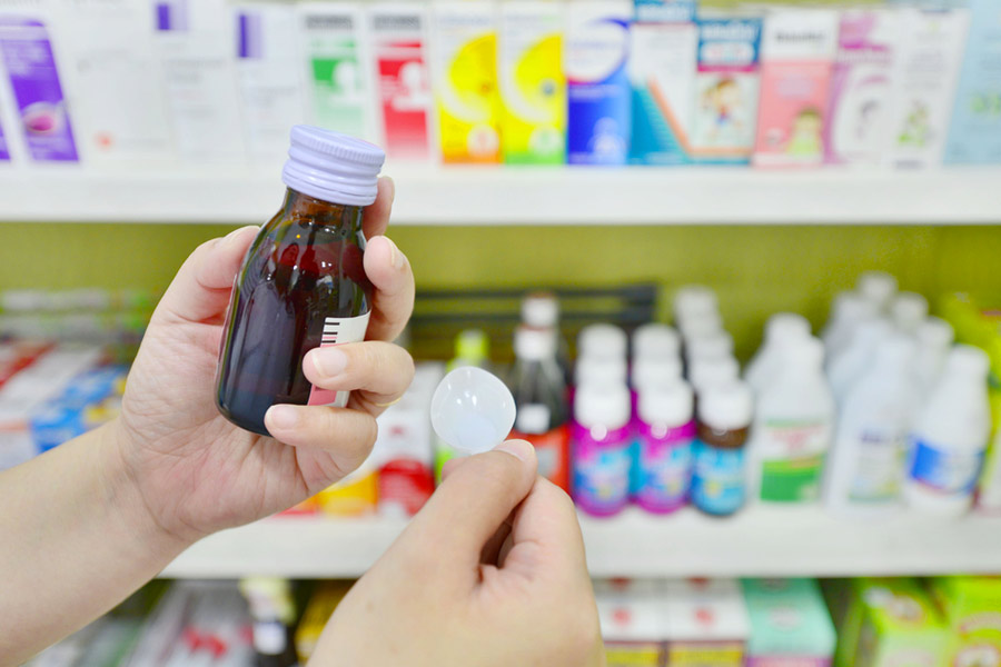 WHO ने बच्चों की मौतों के बाद भारत में निर्मित सब स्टैंडर्ड कफ सिरप पर वैश्विक चेतावनी जारी की