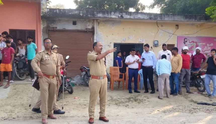 यूपी: सुल्तानपुर में बड़ा हादसा, कई धमाकों से तीन घर तबाह, 12 लोग गंभीर रूप से हुए घायल