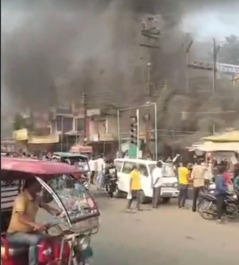 जबलपुर: अधारताल की होटल में धमाके के साथ फटा सिलेंडर, लगी भीषण आग..!