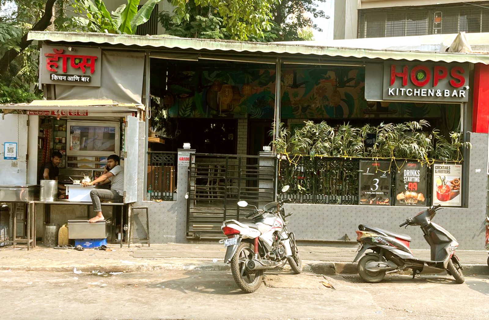 मुंबई के लोखंडवाला बार में नाबालिग को शराब परोसने का आरोप, दो युवतियाँ अस्पताल में भर्ती