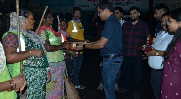 जबलपुर ने दीवाली की रात स्वच्छता की रोशनी से लिखा इतिहास, रात तीन बजे शुरू हुआ अभियान चार घंटे में चमक उठा शहर