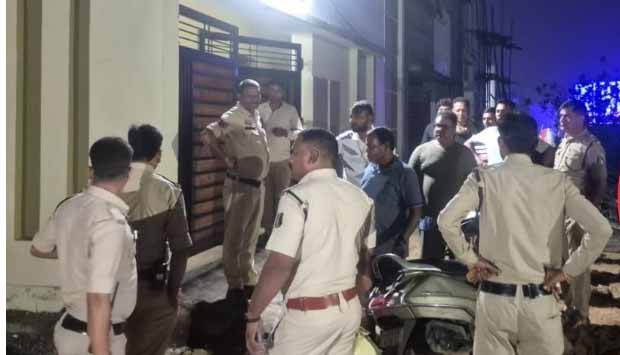 छत्तीसगढ़: जुआ खेलते 6 पटवारी गिरफ्तार, प्रदेश संघ का कार्यकारी अध्यक्ष भी शामिल, लाखों का सामान जब्त