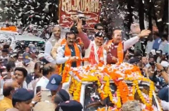 जबलपुर पहुंचे सीएम डॉ मोहन यादव, रोड शो में शामिल हुए, पीएम कॉलेज ऑफ एक्सीलेंस का किया भूमिपूजन