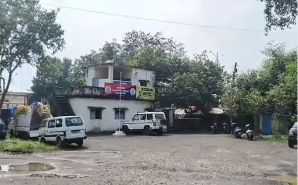 जबलपुर के रहने वाले राजा हाशमी को इंदौर पुलिस ने नरसिंहपुर से पकड़ा, 24 किन्नरों के जहर पीने के मामले में फरार रहा