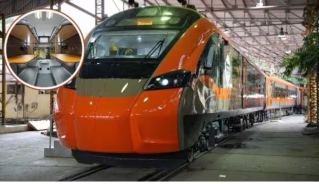 वंदे भारत स्लीपर ट्रेन का दूसरा रैक खजुराहो पहुंचा, ट्रायल रन शुरू, जल्द दो ट्रेनें एक साथ होंगी सेवा में शामिल