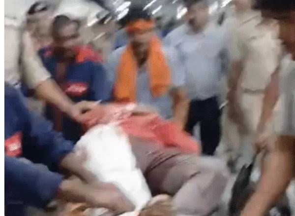 चलती ट्रेन में टीचर की चाकू मारकर हत्या, मामा ससुर ने 30 से अधिक वार