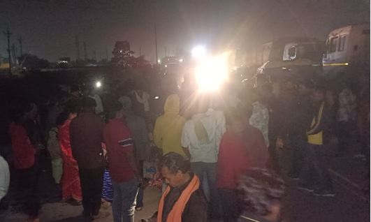 बस-कार में भीषण भिड़ंत, तीन की मौत, जबलपुर-नागपुर रोड पर हादसा