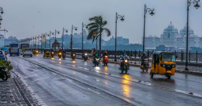 चक्रवात मॉन्था से मचा हाहाकार बंगाल, बिहार और यूपी में भारी बारिश का अलर्ट, कई राज्यों में बाढ़ जैसे हालात