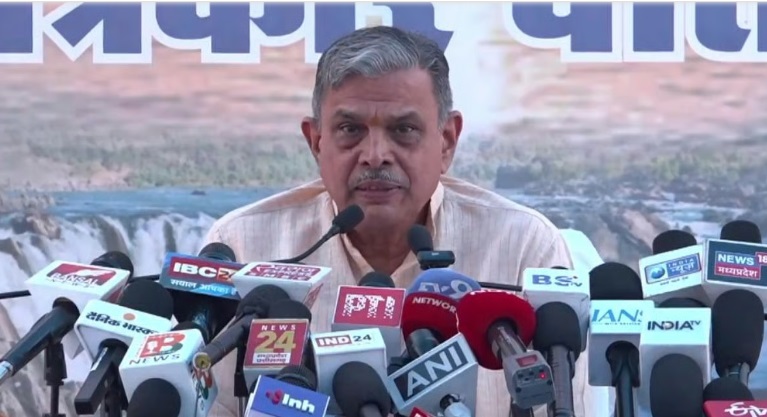 आरएसएस का कांग्रेस अध्यक्ष खड़गे पर पलटवार, दत्तात्रेय होसबाले बोले- राष्ट्र निर्माण में लगे संघ को जनता ने स्वीकार किया, प्रतिबंध की मांग बेमानी