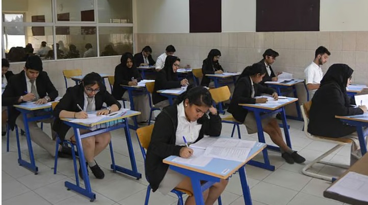 यूएई में परीक्षा में नकल पर सख्त नियम लागू, छात्रों को शून्य अंक और स्कूल स्टाफ पर दो लाख दिरहम तक का भारी जुर्माना