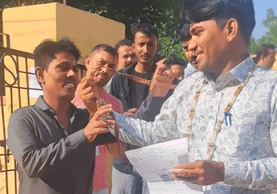 राजस्थान : नौकरी की परीक्षा देने पहुंचे दूल्हे की कटार और मेटल आइटम हटवाए, जूते-कपड़े भी उतरवाए