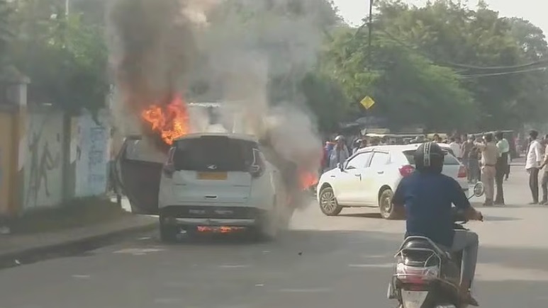 चलती एसयूवी बनी आग का गोला, ग्वालियर में बड़ा हादसा टला