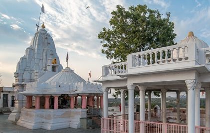 AajKaDin: 3 नवम्बर 2025, संपूर्ण वर्ष प्रदोष व्रत संपूर्ण सुख प्रदान करता है!