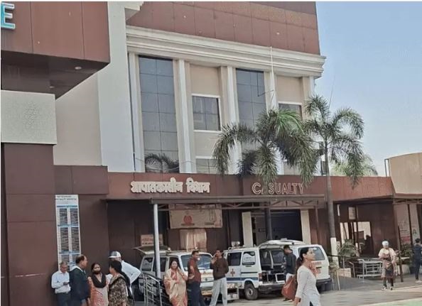 फ्रिज में ब्लास्ट से 14 वर्षीय बच्चे का चेहरा फटा, 108 जगह से हड्डियां क्रैक हुई, जबलपुर में हुई सर्जरी, बची जान