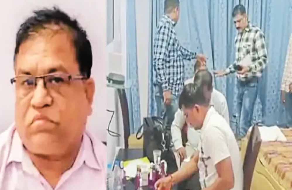छत्तीसगढ़ : नायब तहसीलदार ने मांगें थे डेढ़ लाख की रिश्वत, 50 हजार की पहली किश्त लेते पकड़ाया