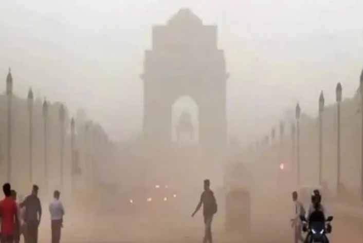 दिल्ली-एनसीआर में गंभीर श्रेणी में पहुंची हवा, ग्रेप स्टेज-III लागू, तत्काल सख्ती के निर्देश