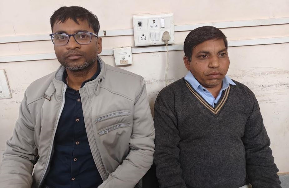 जबलपुर में विद्युत मंडल का जूनियर इंजीनियर, कम्प्यूटर आपरेटर रिश्वत लेते गिरफ्तार, लोकायुक्त टीम ने रंगे हाथ पकड़ा..!