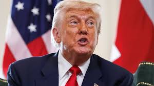 अमेरिकी इतिहास का सबसे लंबा चलने वाला शटडाउन खत्म, सदन से पारित बिल पर ट्रंप ने किए हस्ताक्षर