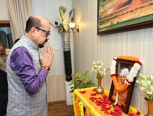 राज्यपाल श्री डेका ने भगवान बिरसा मुंडा की जयंती पर किया नमन