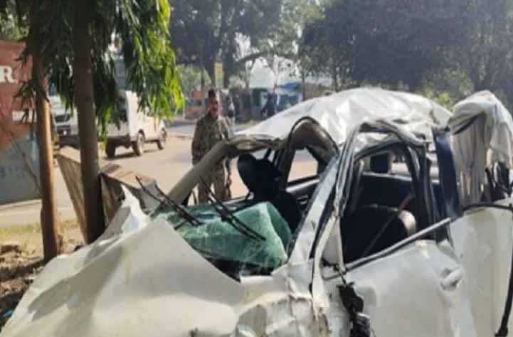 झारखंड में दर्दनाक हादसा : अनियंत्रित होकर डैम में गिरी कार, तीन पुलिसकर्मियों की मौत