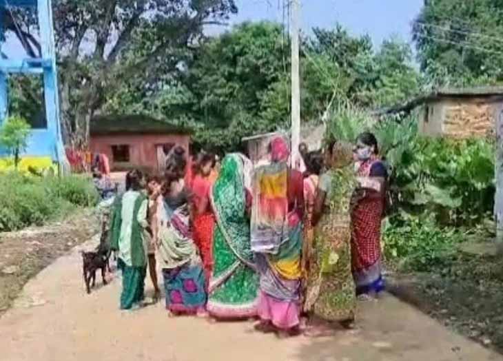 झारखंड: आसपास के घरों में बाहर से कुंडी लगाकर, सो रहे पति-पत्नी पर की धारदार हथियार से हत्या