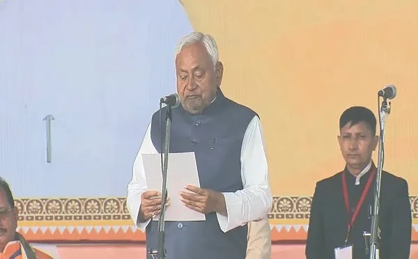 नीतीश कुमार ने 10वीं बार बिहार के मुख्यमंत्री पद की शपथ ली, 26 मंत्रियों ने भी संभाली जिम्मेदारी