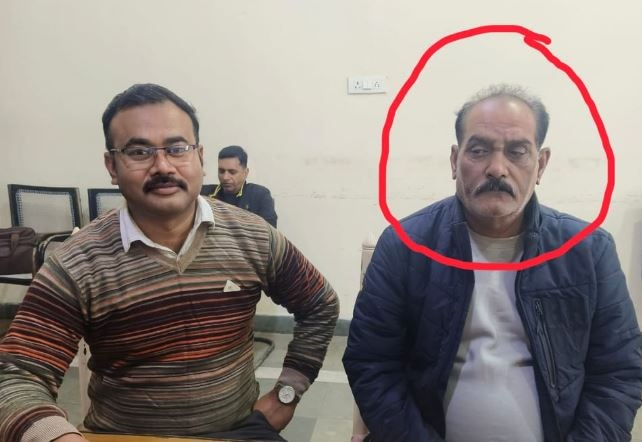 शिक्षा विभाग का बाबू ले रहा था 1500 रुपए की रिश्वत, लोकायुक्त टीम ने रंगे हाथ पकड़ा..!