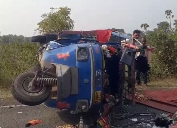 जबलपुर में बाइक-आटो में भीषण भिड़ंत, ससुर, दामाद, नाती की मौत, एक गंभीर, गंगाजली कार्यक्रम में जा रहा था परिजन