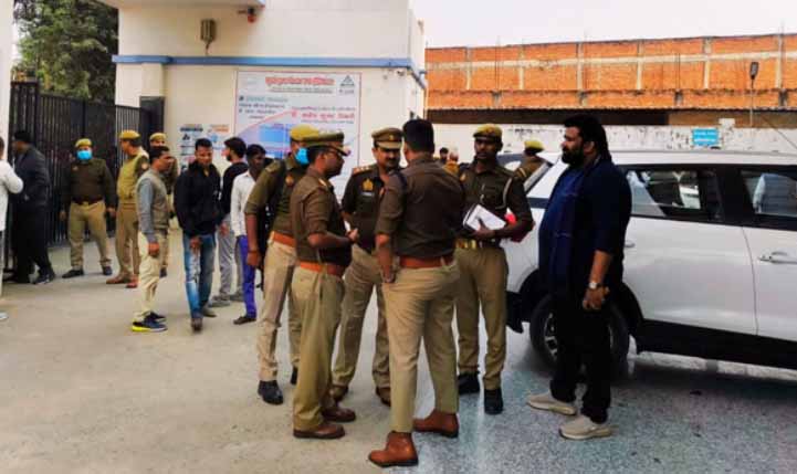 यूपी : जहरीली गैस से कालीन कंपनी में तीन लोगों की मौत, मृतकों में एक एमपी का व्यक्ति
