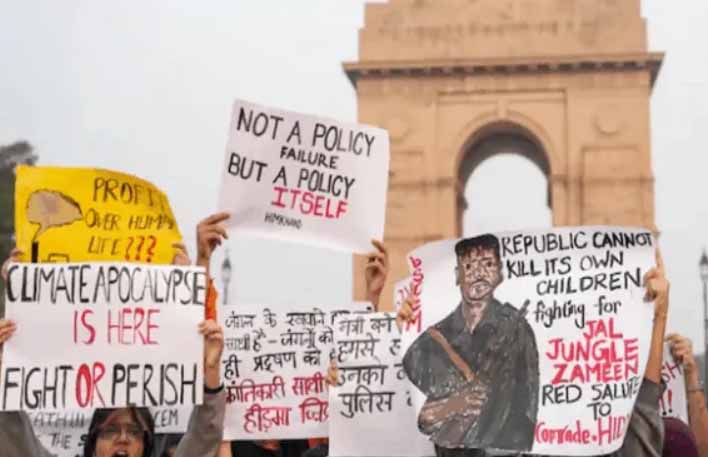 पुलिस टीम पर मिर्च स्प्रे से हमला, चार सिपाही जख्मी, 15 लोग गिरफ्तार, दिल्ली में बढ़ा बवाल