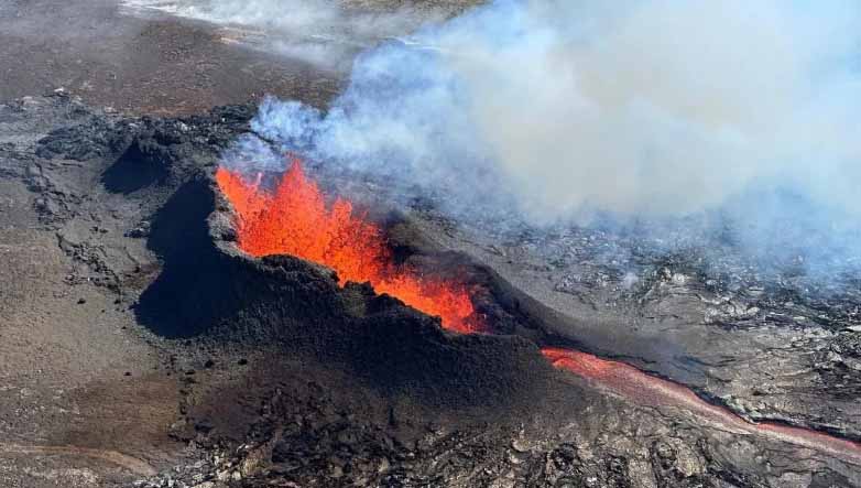 इथियोपिया के ज्वालामुखी की राख से भारत को खतरा, इंडिगो, अकाशा एयरलाइन ने कुवैत, जेद्दा की उड़ानें रद्द की