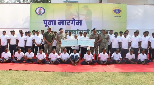 छत्तीसगढ़ के जंगलों में दशकों की दहशत टूटी, 41 नक्सलियों का सामूहिक आत्मसमर्पण, सुरक्षा अभियान की सबसे बड़ी सफलता