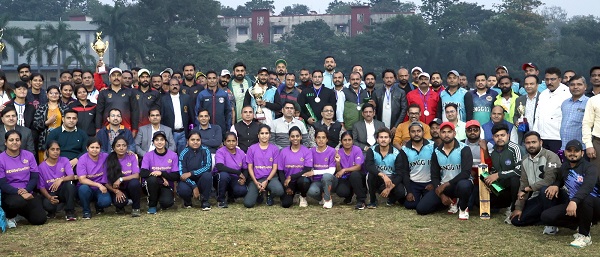 जबलपुर रेल मंडल विभागीय खेलकूद प्रतियोगिता का हुआ रंगारंग समापन, DRM ने विजेताओं को किया पुरस्कृत