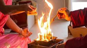 गौमूत्र पीकर मुस्लिम परिवारों ने की