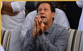 पाकिस्तान: पूर्व पीएम इमरान खान की जेल में मौत की खबर, बहनों को पुलिस ने पीटा