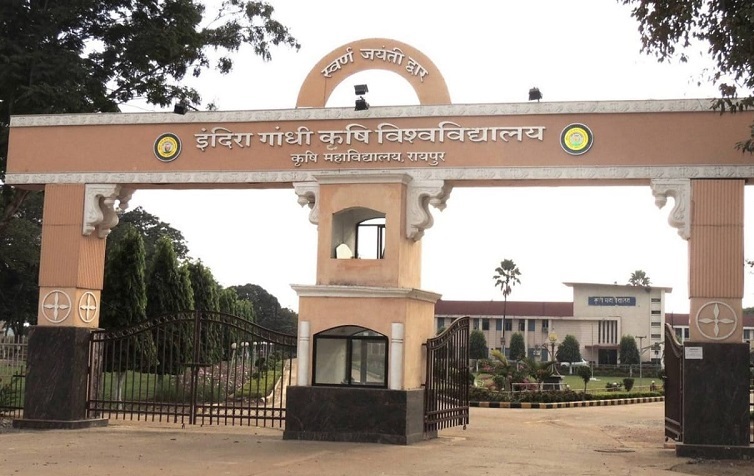 जगदलपुर: इंदिरा गांधी कृषि विश्वविद्यालय के कुलपति ने शहीद गुण्डाधुर कृषि महाविद्यालय में किया मशरूम उत्पादन इकाई का उद्घाटन