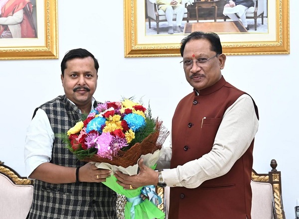 मुख्यमंत्री श्री विष्णु देव साय से बिहार के पथ निर्माण मंत्री श्री नितिन नवीन ने की सौजन्य मुलाकात