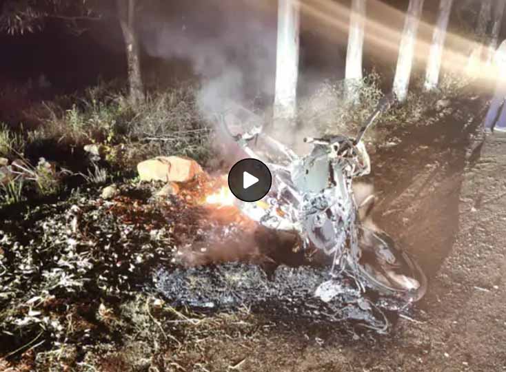 जबलपुर-अमरकंटक हाइ वे पर हादसा : शादी का कार्ड बांटकर लौट रहे दो भाइयों की मौत, बाइक जलकर खाक